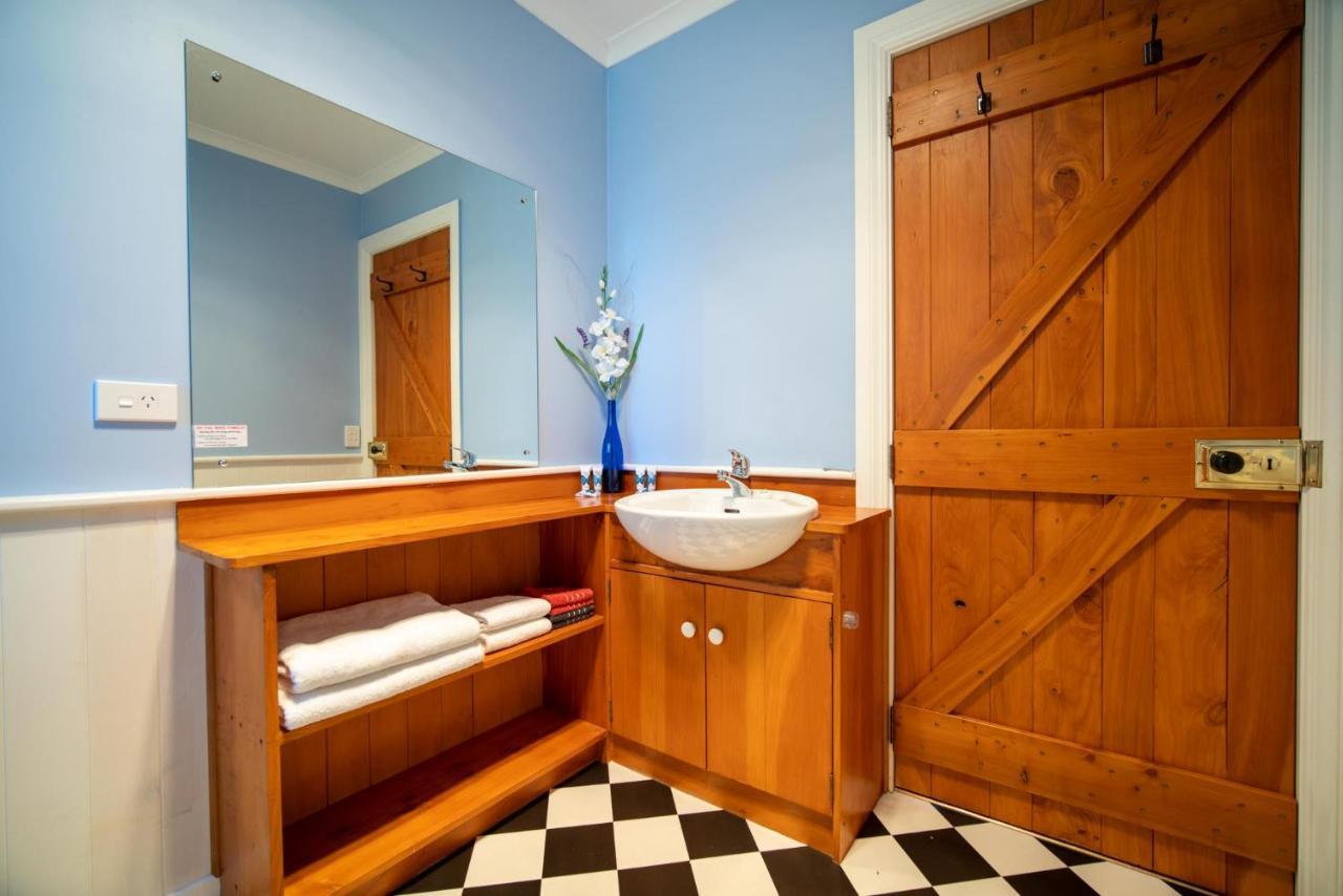 Blue Thistle Cottages Te Anau Esterno foto