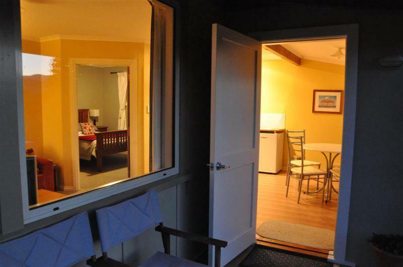 Blue Thistle Cottages Te Anau Esterno foto